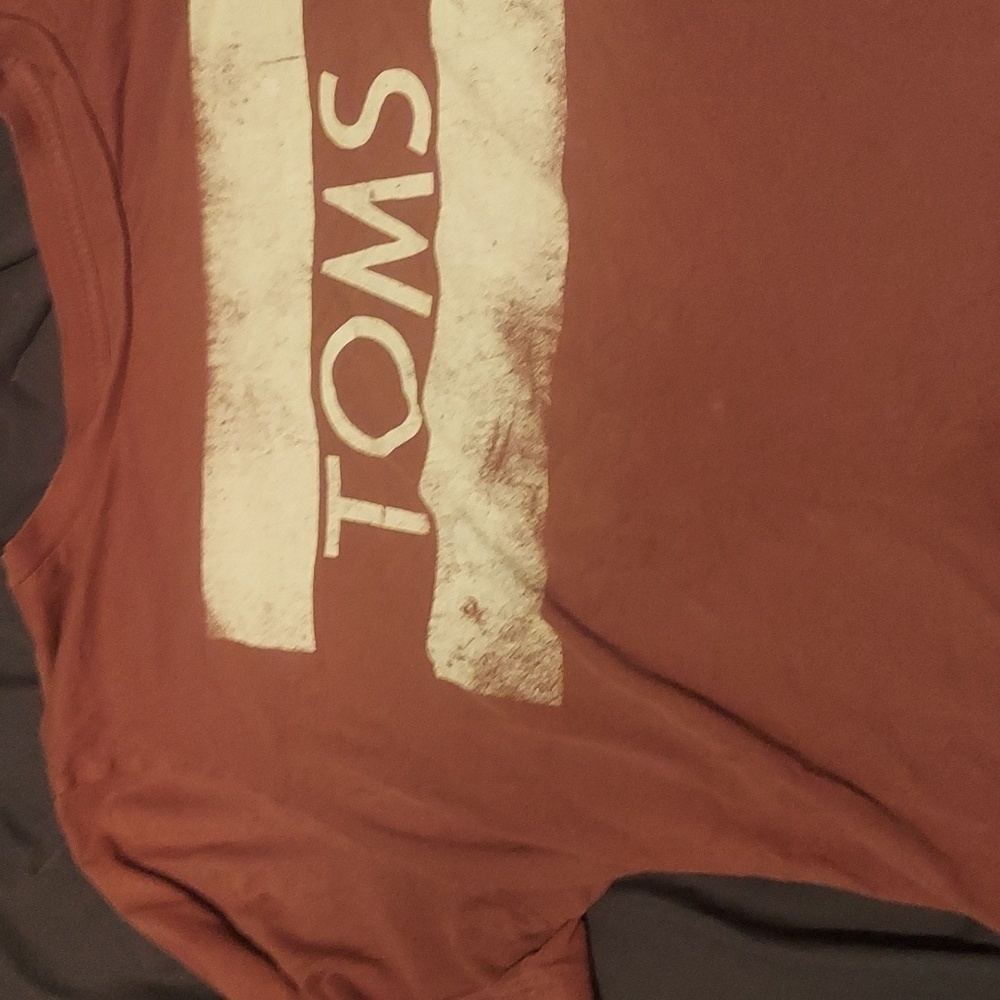 Retro inspired graphic vintage soft wash graphic tee from toms